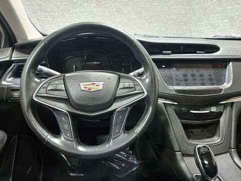 Used 2019 Cadillac XT5 Premium Luxury image 17