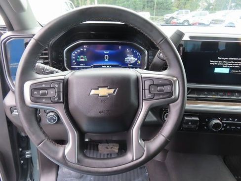 Used 2025 Chevrolet Silverado 1500 LT AWD/4WD image 15