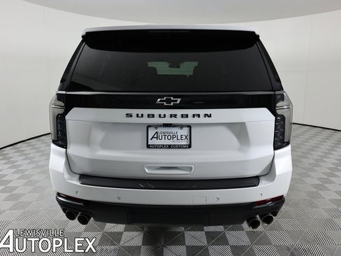 Used 2025 Chevrolet Suburban Z71 w/ Comfort Package image 6