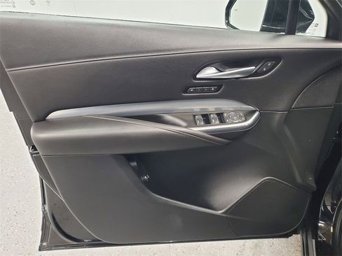 Used 2020 Cadillac XT4 Premium Luxury w/ Cold Weather Package image 8