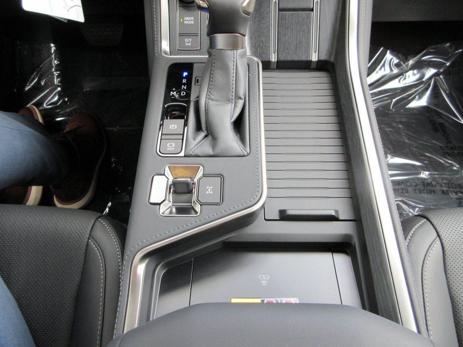 Used 2026 Lexus GX 550 w/ Cold Area Package AWD/4WD image 46