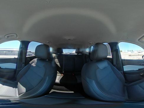 Used 2025 Chevrolet Trax LT image 41