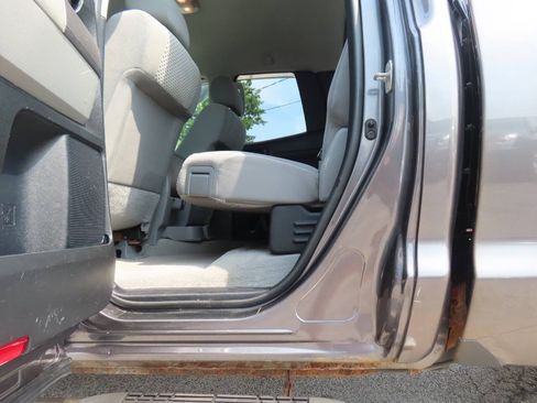 Used 2011 Toyota Tundra 4x4 Double Cab w/ Tow Pkg image 13