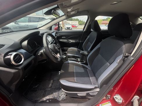 Used 2025 Nissan Versa SV FWD image 26
