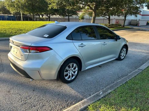 Used 2025 Toyota Corolla LE FWD image 5