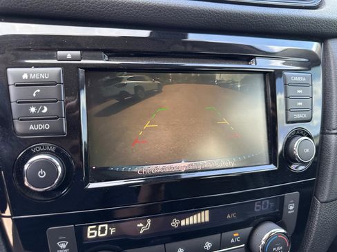 Used 2020 Nissan Rogue SV image 28