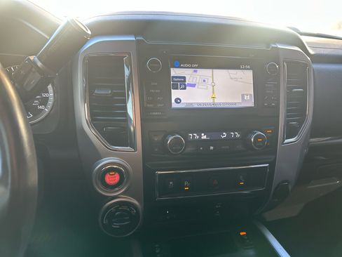 Used 2018 Nissan Titan SV w/ SV Convenience Package image 21