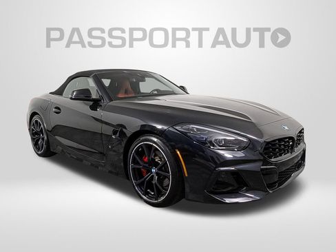 Used 2024 BMW Z4 M40i w/ Premium Package image 11