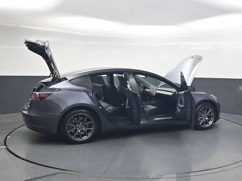 Used 2019 Tesla Model 3 Standard Range Plus RWD image 38