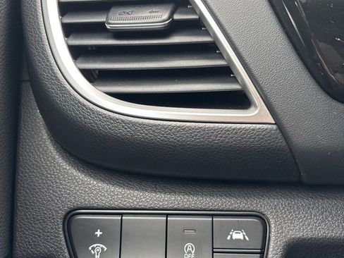 Used 2023 Kia Seltos SX w/ SX Sunroof Package image 19