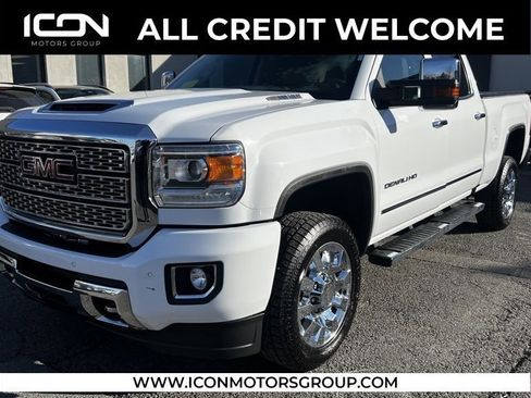 Used 2019 GMC Sierra 2500 Denali w/ Duramax Plus Package image 2