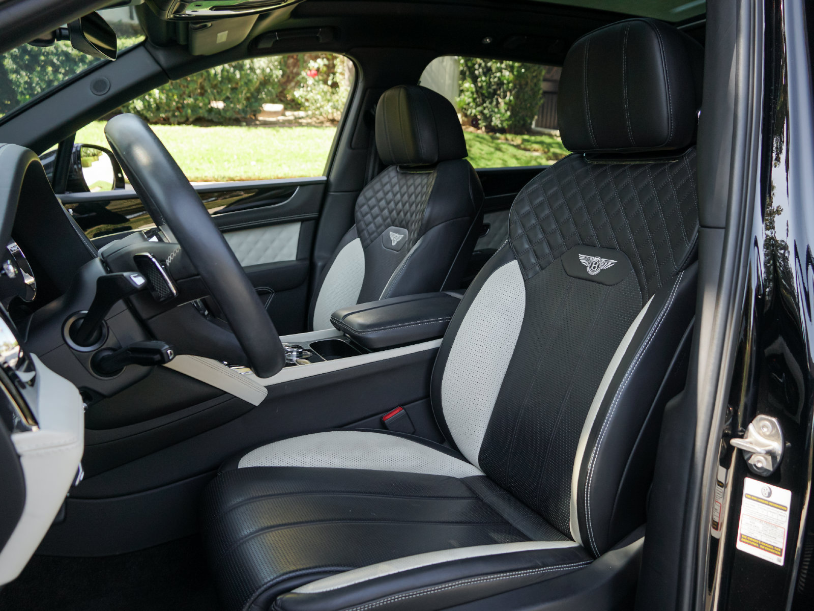 Certified 2023 Bentley Bentayga AWD/4WD image 22