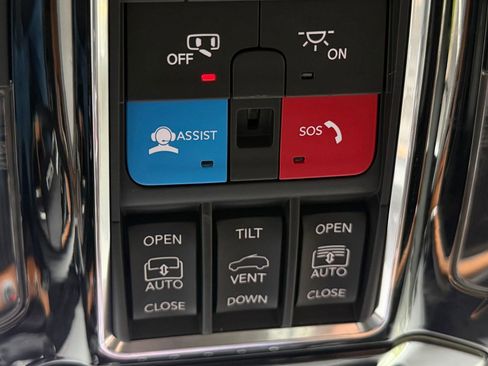 Used 2023 Jeep Grand Cherokee L Summit image 38