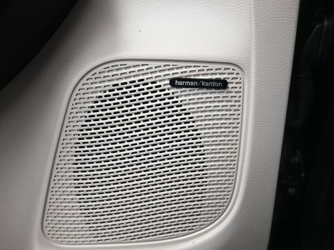 Used 2018 Chrysler Pacifica Limited w/ Advanced Safetytec Group image 12