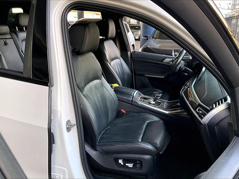 Used 2019 BMW X7 xDrive50i w/ M Sport Package image 8