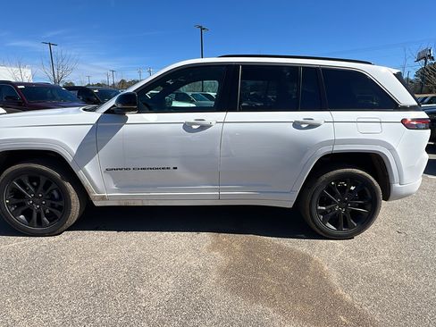 New 2026 Jeep Grand Cherokee Limited Reserve image 11