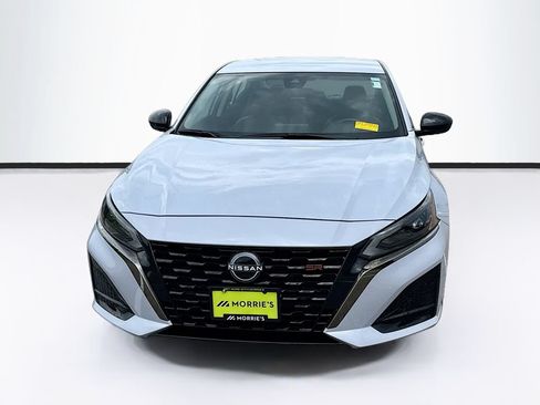 Used 2025 Nissan Altima 2.5 SR FWD image 2