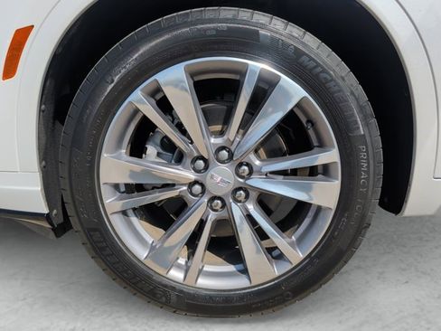 Certified 2022 Cadillac XT6 Premium Luxury image 23