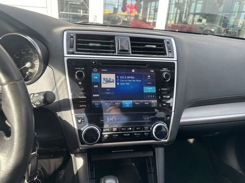 Used 2019 Subaru Outback 2.5i Premium image 3