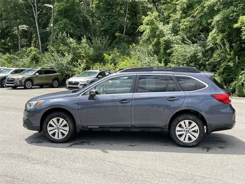 Used 2017 Subaru Outback 2.5i Premium AWD/4WD image 2