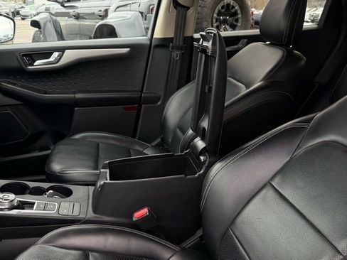 Used 2020 Ford Escape SEL image 27