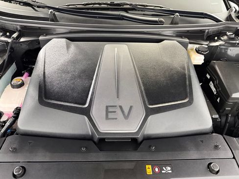 Used 2024 Kia EV6 Light RWD image 35