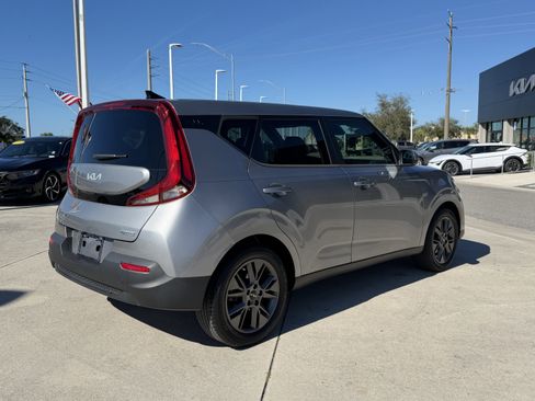 Certified 2022 Kia Soul EX image 4