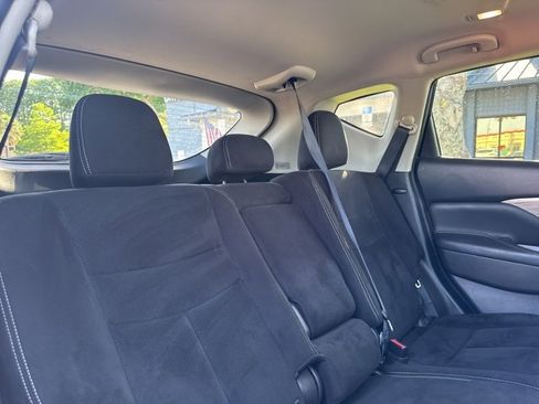 Used 2018 Nissan Murano SV image 17