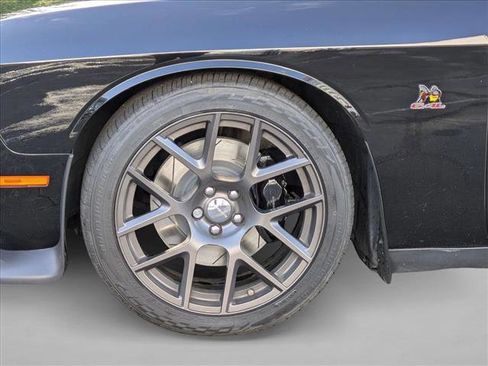 Used 2016 Dodge Challenger R/T Scat Pack w/ Leather Interior Group RWD image 14