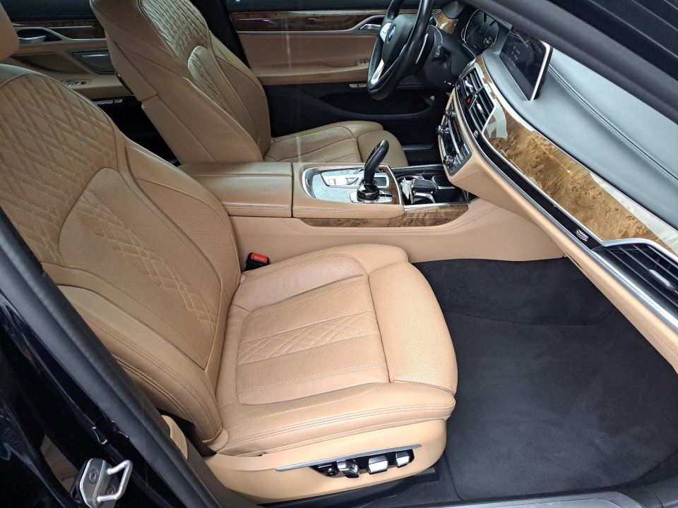 Used 2016 BMW 750i RWD image 15