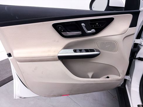 Used 2023 Mercedes-Benz GLC 300 image 16