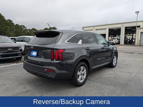 Used 2021 Kia Sorento LX FWD image 4