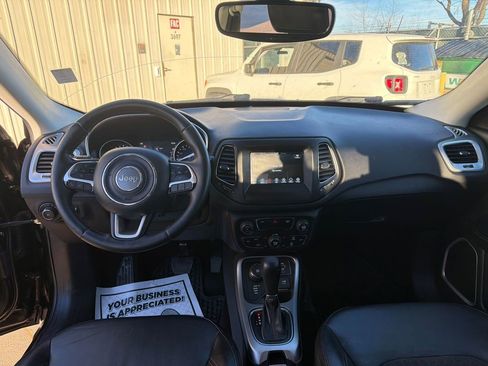 Used 2019 Jeep Compass Latitude w/ Popular Equipment Group image 10