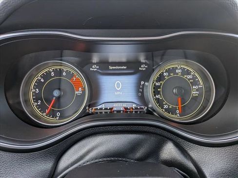 Used 2021 Jeep Cherokee Limited image 12