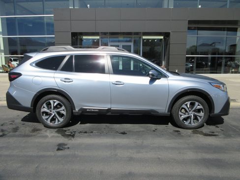 Used 2022 Subaru Outback Limited XT AWD/4WD image 12