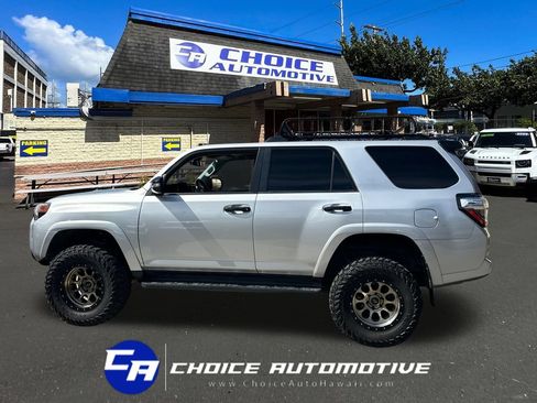 Used 2021 Toyota 4Runner Venture AWD/4WD image 3
