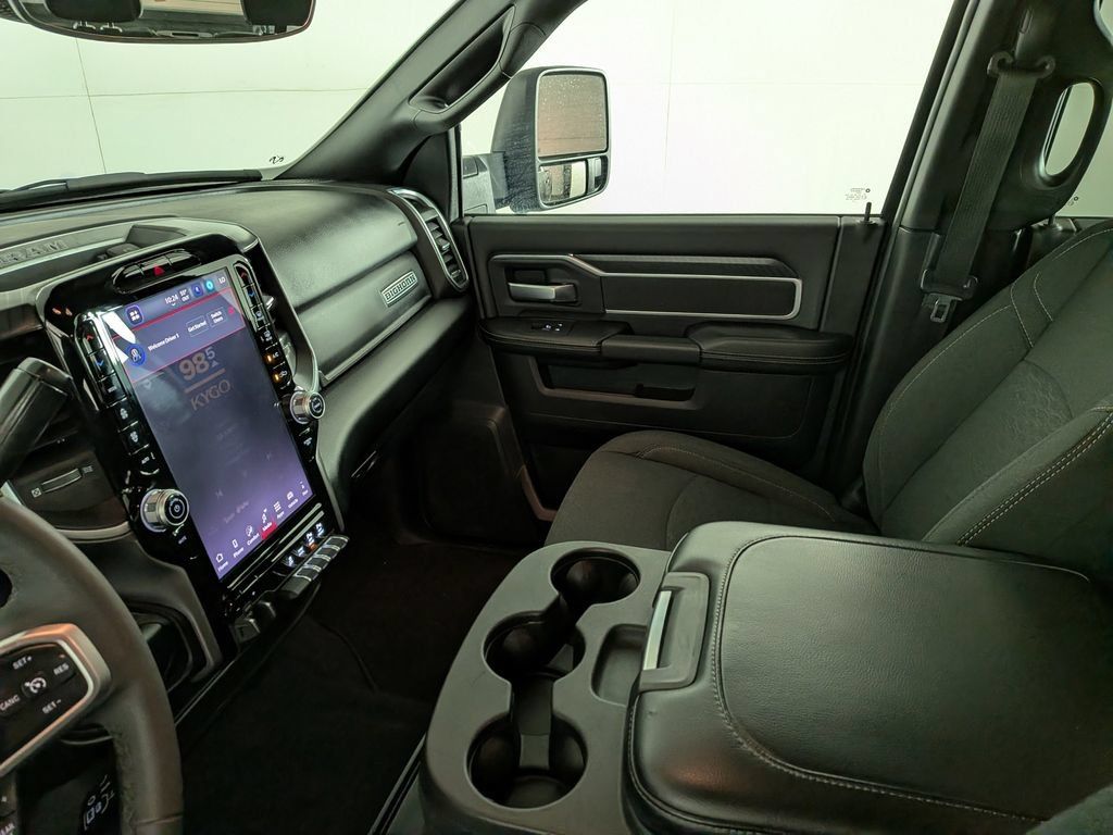 Used 2025 RAM 2500 Big Horn AWD/4WD image 27