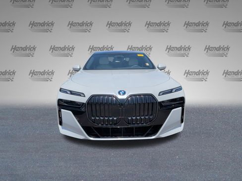 Certified 2025 BMW i7 eDrive50 w/ M Sport Package RWD image 5