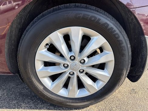 Used 2017 Kia Sedona EX FWD image 9