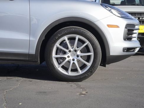 Used 2021 Porsche Cayenne image 4