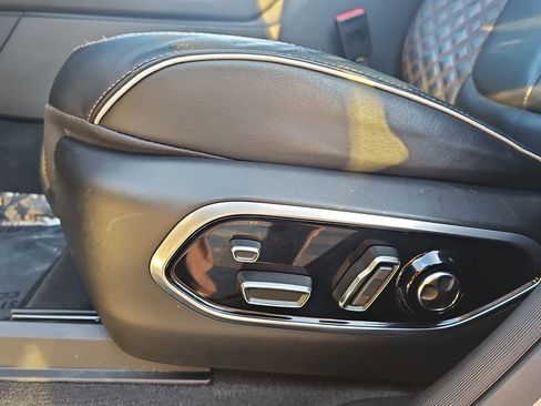 Used 2022 Jeep Grand Cherokee L Summit w/ Luxury Tech Group V image 32