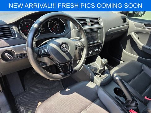 Used 2017 Volkswagen Jetta SE FWD image 7
