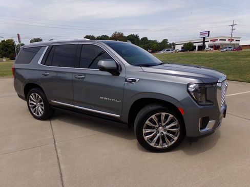 Used 2022 GMC Yukon Denali w/ Denali Premium Package AWD/4WD image 13