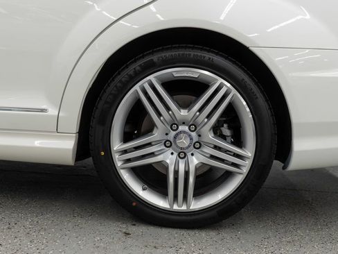 Used 2013 Mercedes-Benz S 550 4MATIC image 36
