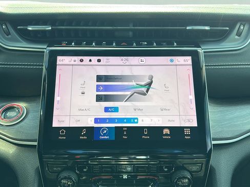 Used 2022 Jeep Grand Cherokee Limited image 30