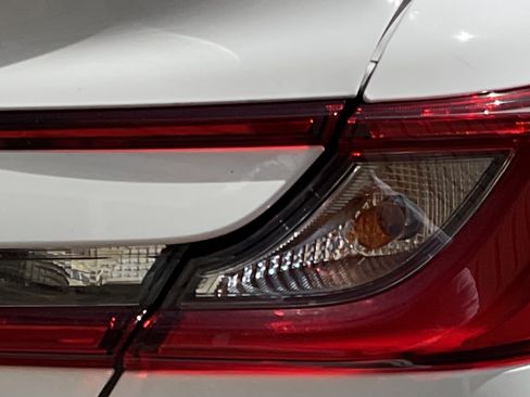Used 2025 Toyota Camry SE FWD image 11
