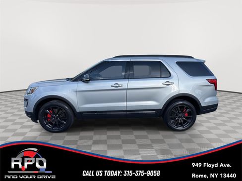 Used 2019 Ford Explorer XLT w/ Equipment Group 202A AWD/4WD image 2