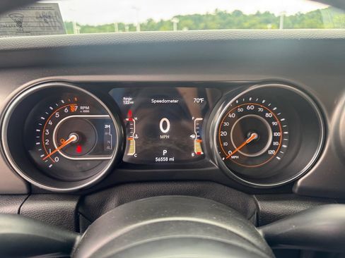Used 2021 Jeep Gladiator Sport AWD/4WD image 16