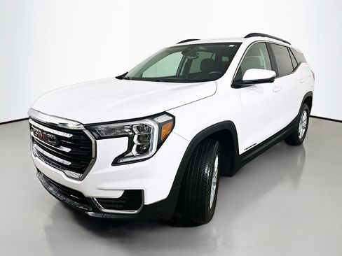 Used 2023 GMC Terrain SLE w/ Driver Convenience Package AWD/4WD image 3