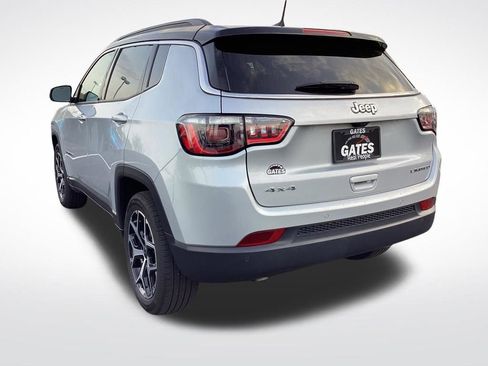 Used 2025 Jeep Compass Limited AWD/4WD image 8